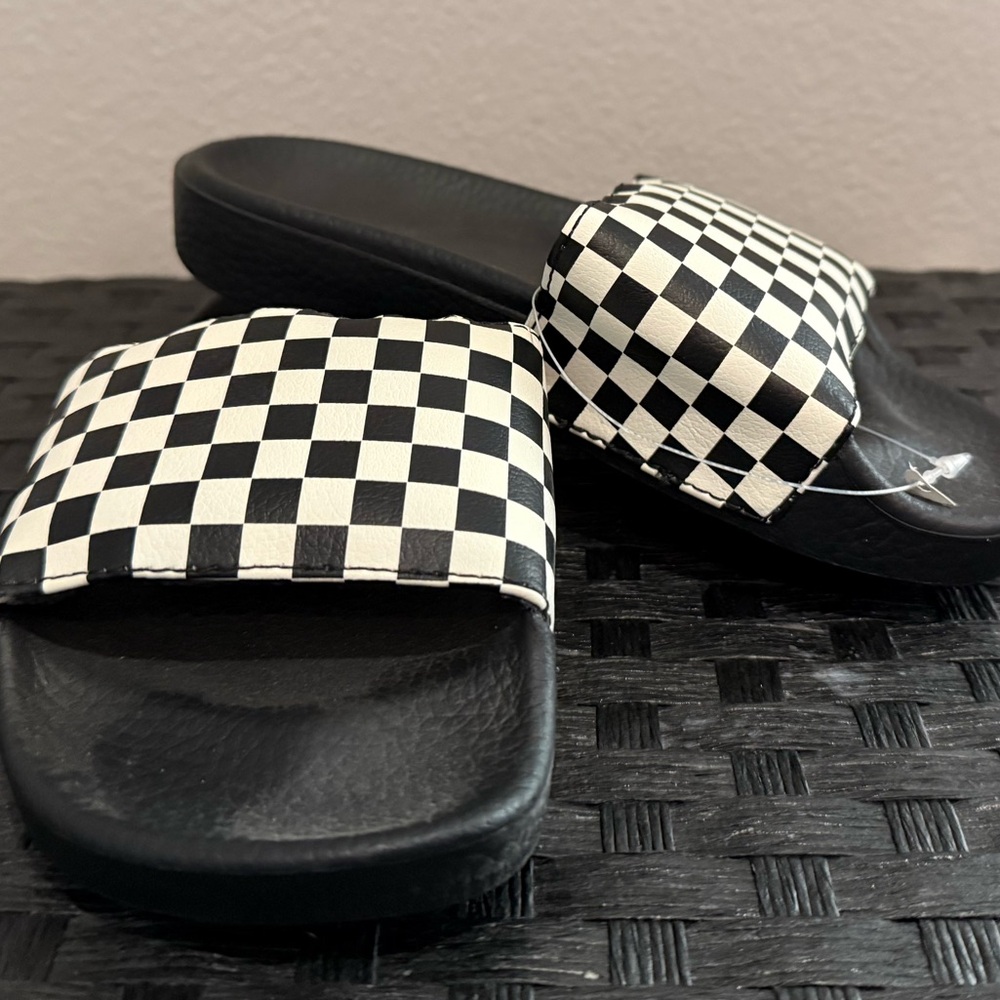 Never worn Vans slides